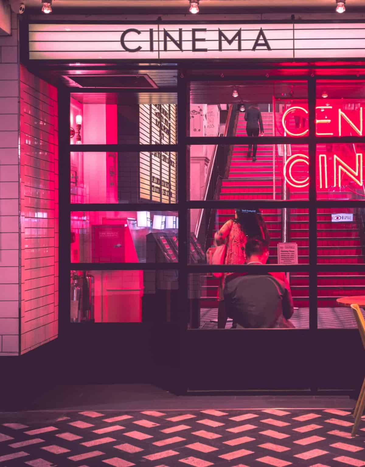 Vchod do kina