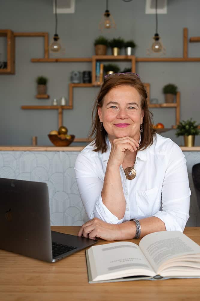 Viola Somogyi u počítače